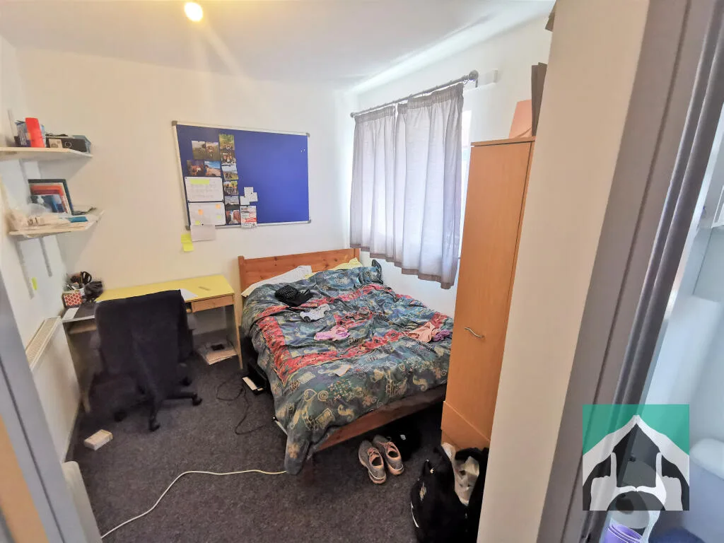 7 bedroom terraced house for rent