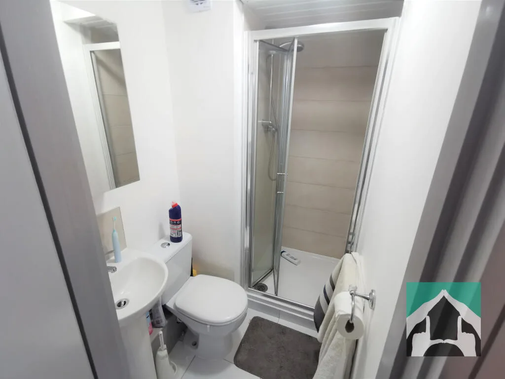 7 bedroom terraced house for rent