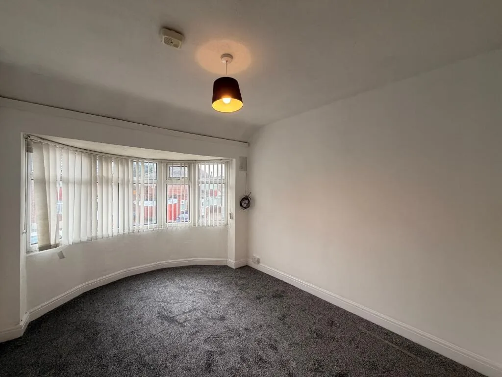 3 bedroom semi-detached house for rent