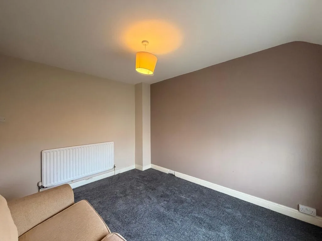 3 bedroom semi-detached house for rent