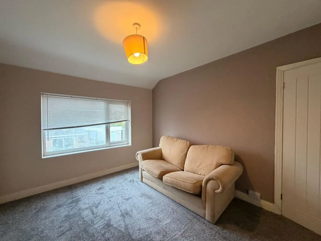 3 bedroom semi-detached house for rent