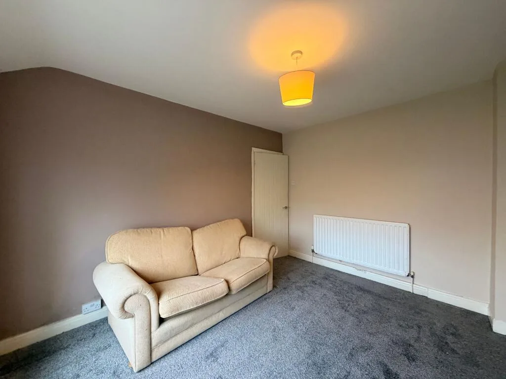 3 bedroom semi-detached house for rent