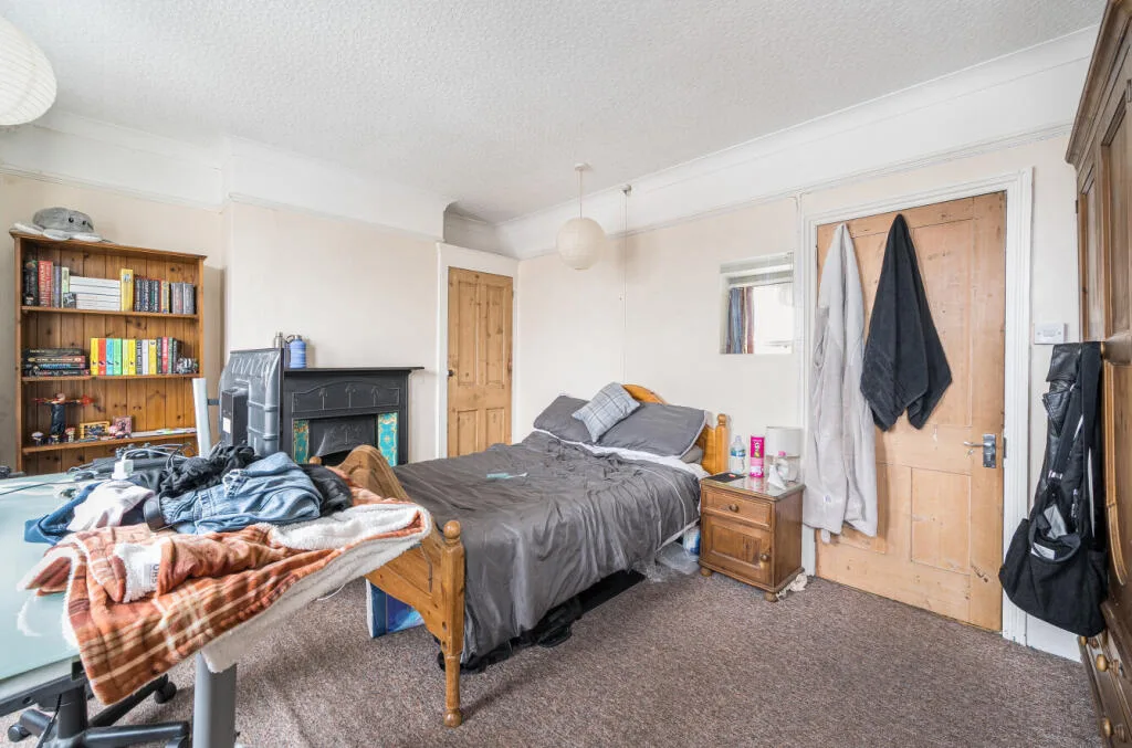 5 bedroom terraced house for rent