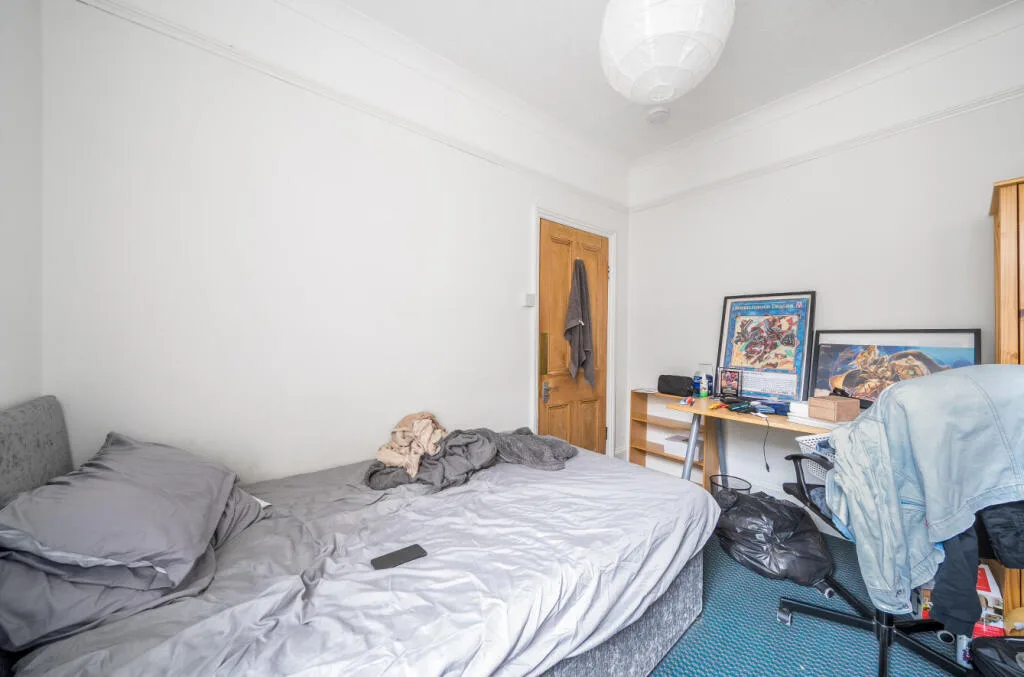 5 bedroom terraced house for rent