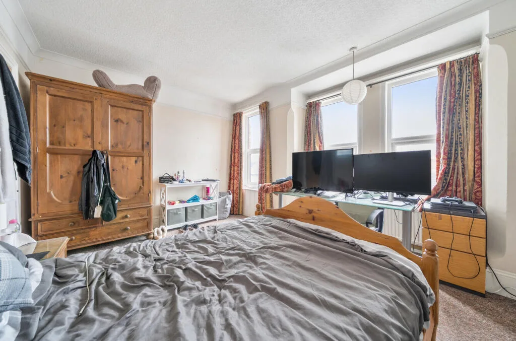 5 bedroom terraced house for rent