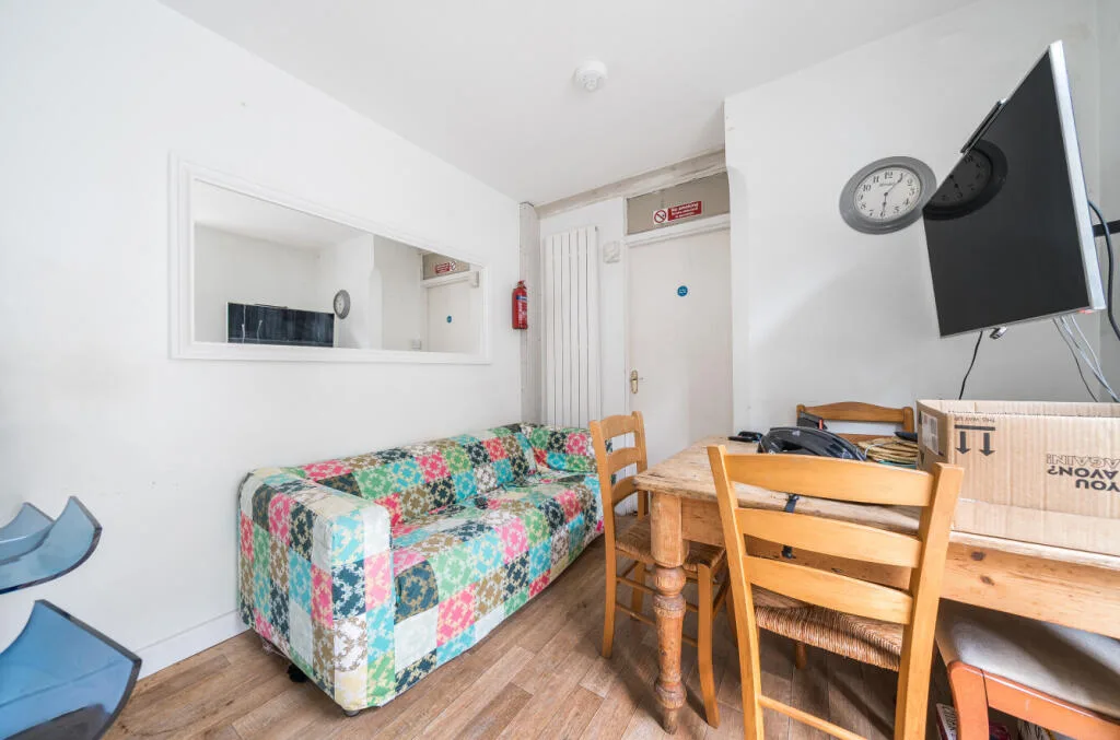 5 bedroom terraced house for rent