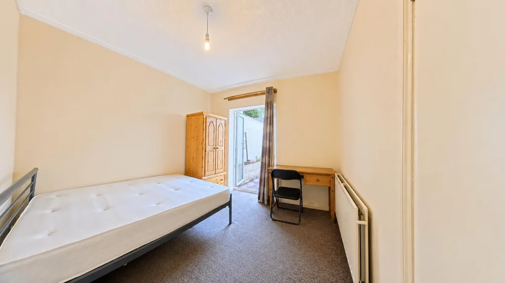 5 bedroom terraced house for rent