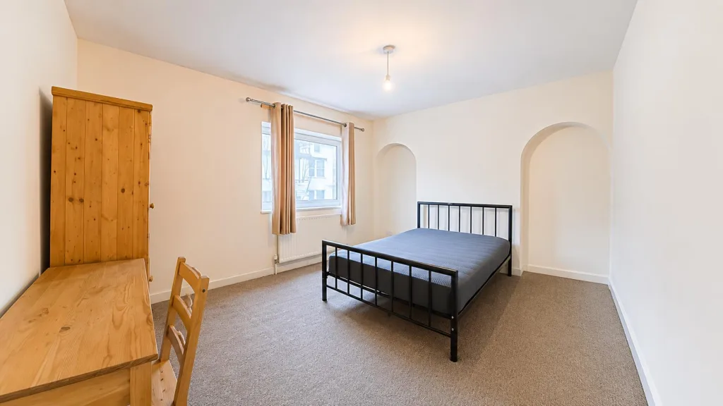 5 bedroom terraced house for rent
