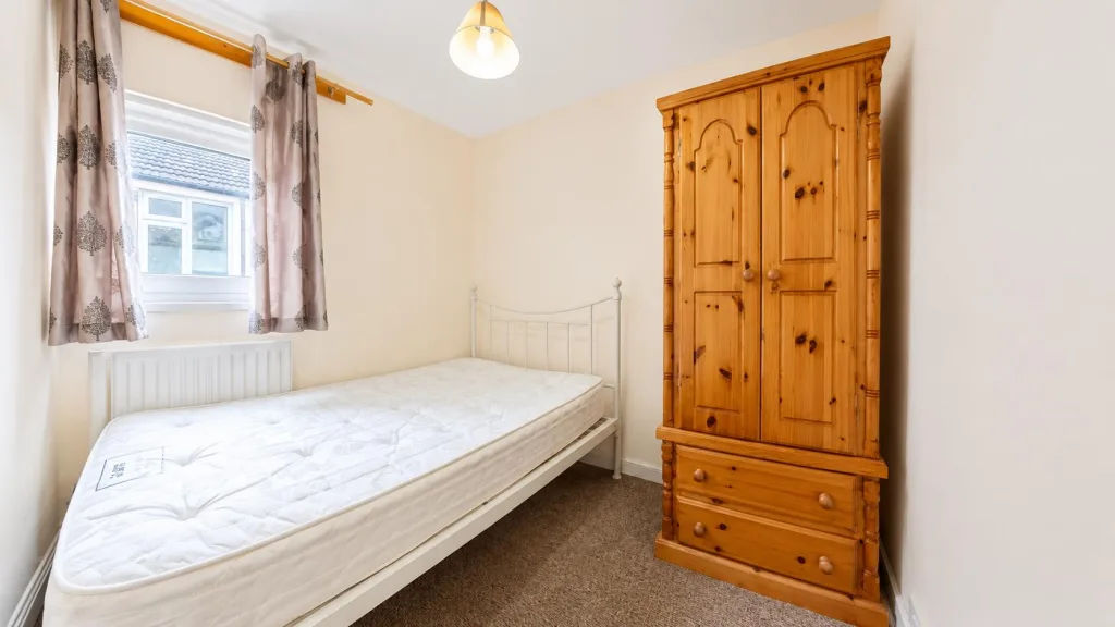 5 bedroom terraced house for rent