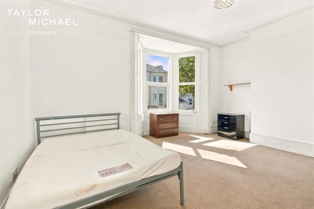 8 bedroom terraced house for rent