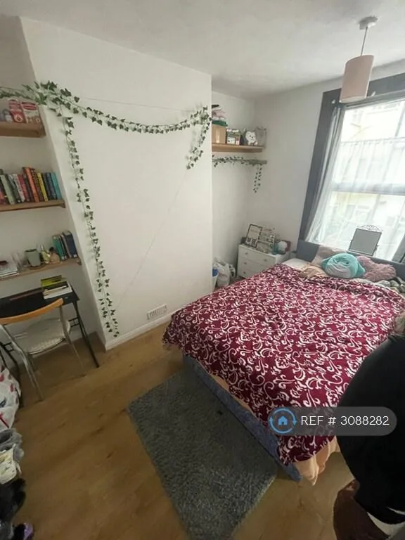4 bedroom terraced house for rent