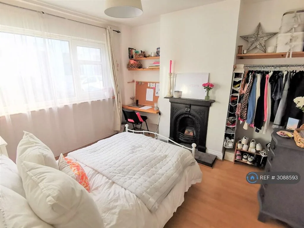 5 bedroom terraced house for rent