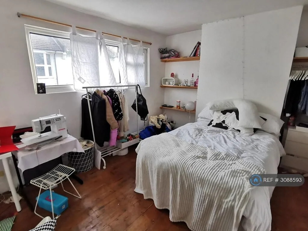 5 bedroom terraced house for rent