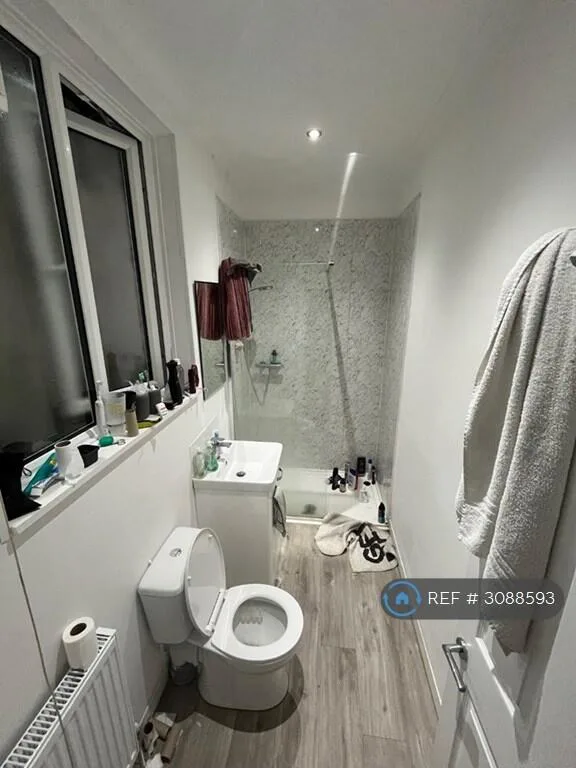 5 bedroom terraced house for rent