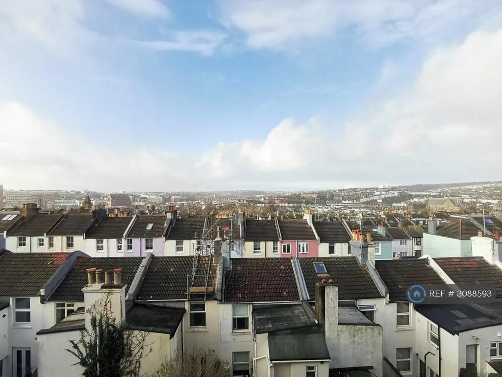 5 bedroom terraced house for rent