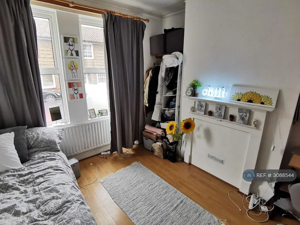 5 bedroom terraced house for rent