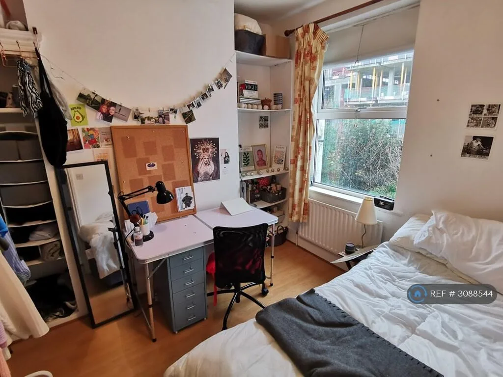 5 bedroom terraced house for rent