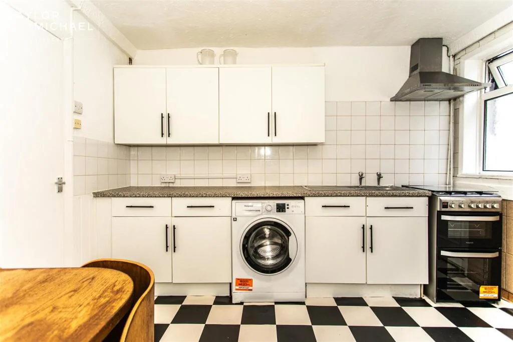 4 bedroom terraced house for rent