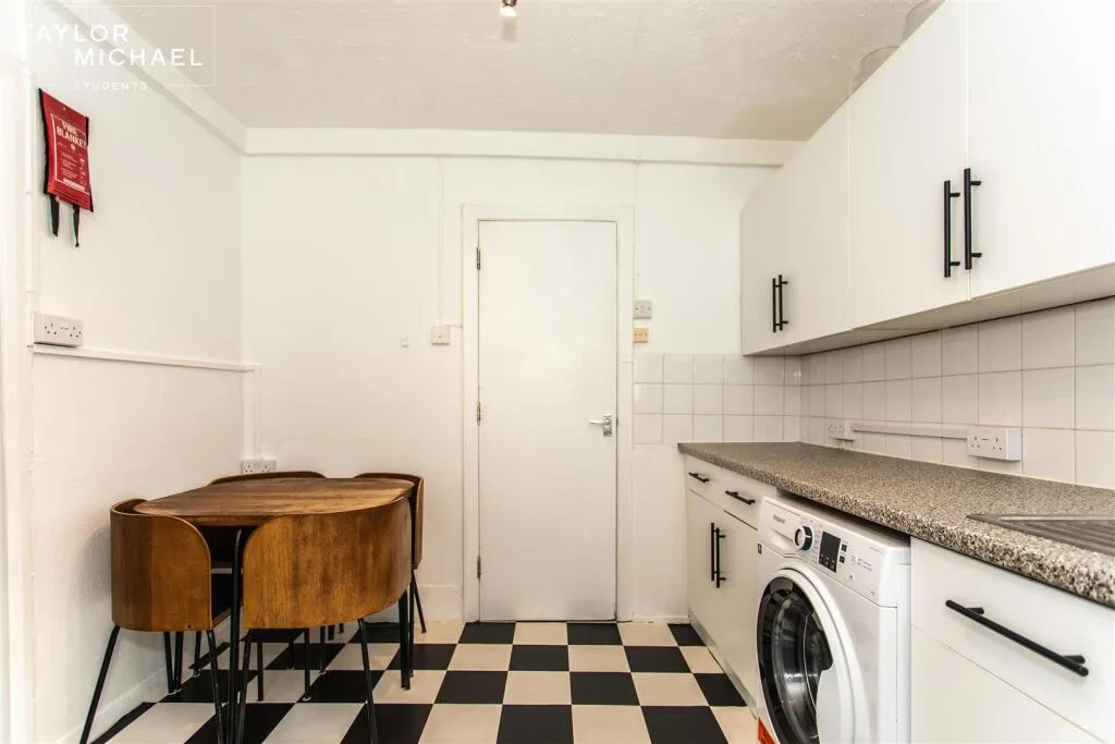 4 bedroom terraced house for rent