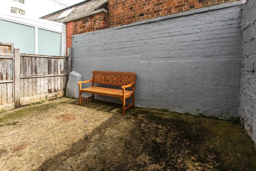 4 bedroom terraced house for rent