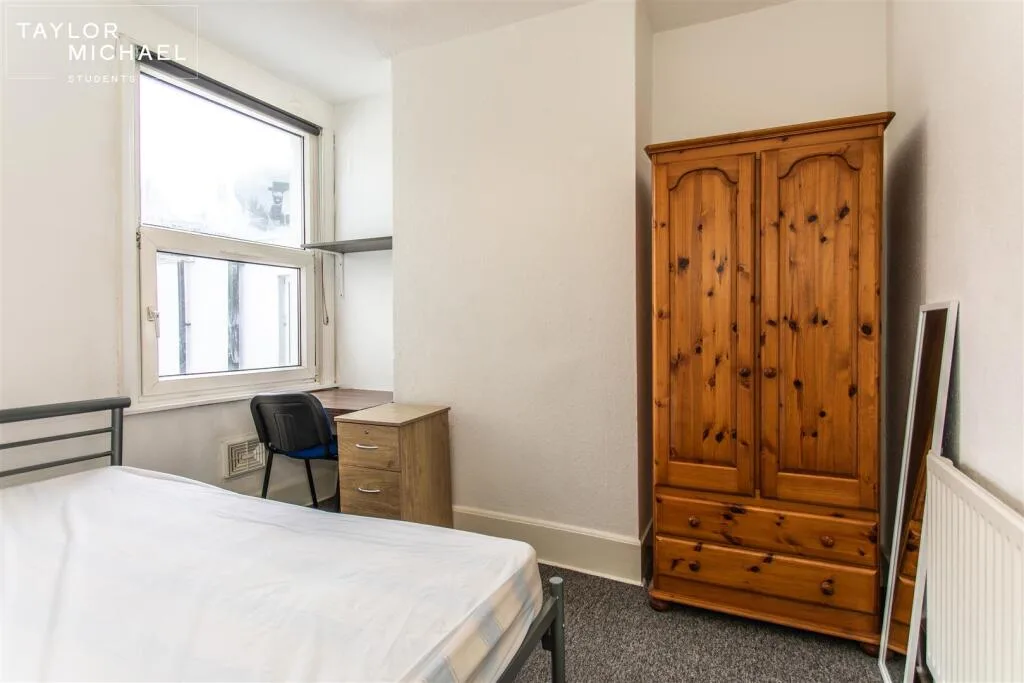4 bedroom terraced house for rent