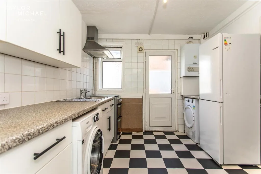 4 bedroom terraced house for rent