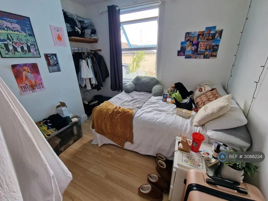 5 bedroom terraced house for rent