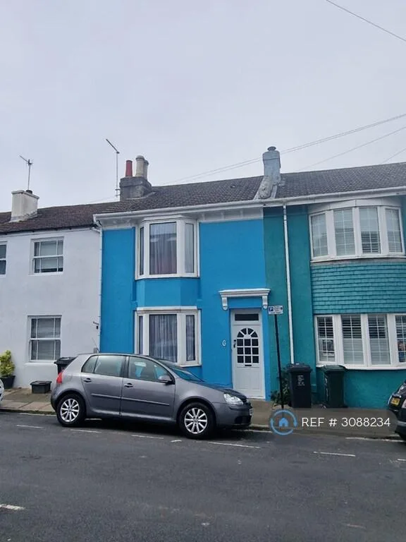 5 bedroom terraced house for rent