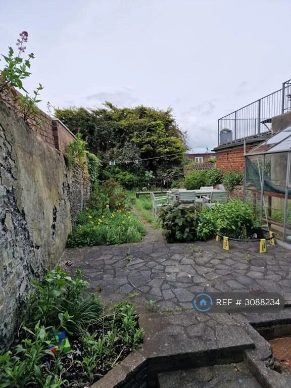 5 bedroom terraced house for rent