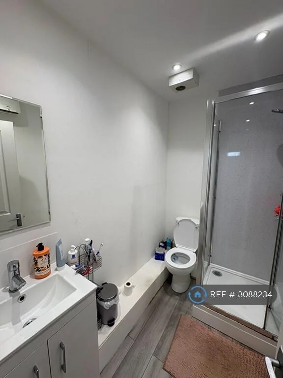 5 bedroom terraced house for rent