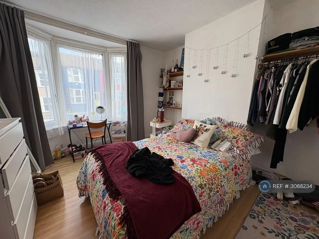 5 bedroom terraced house for rent
