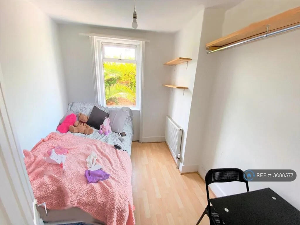 6 bedroom terraced house for rent