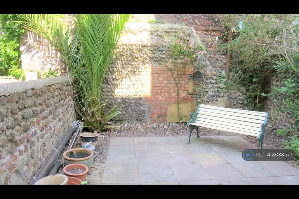 6 bedroom terraced house for rent