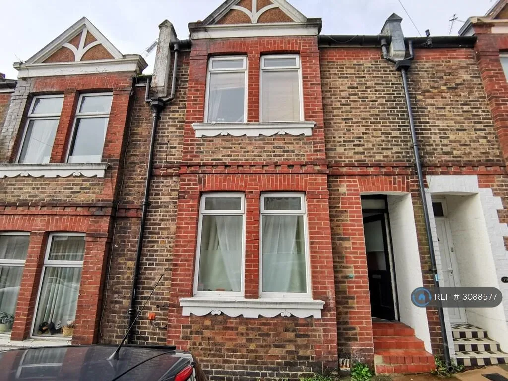 6 bedroom terraced house for rent