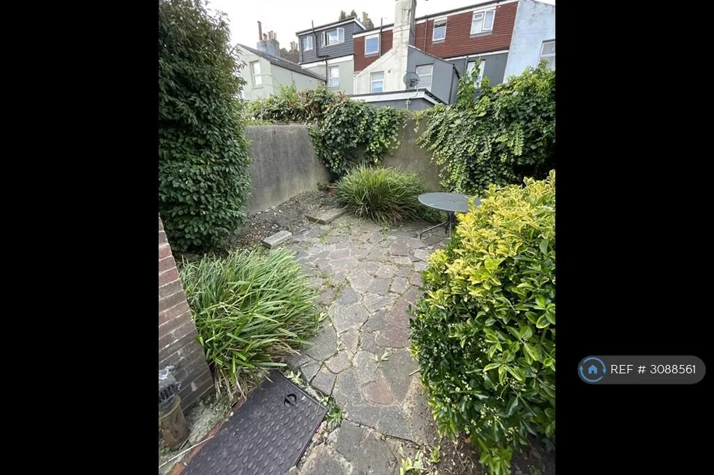 6 bedroom terraced house for rent
