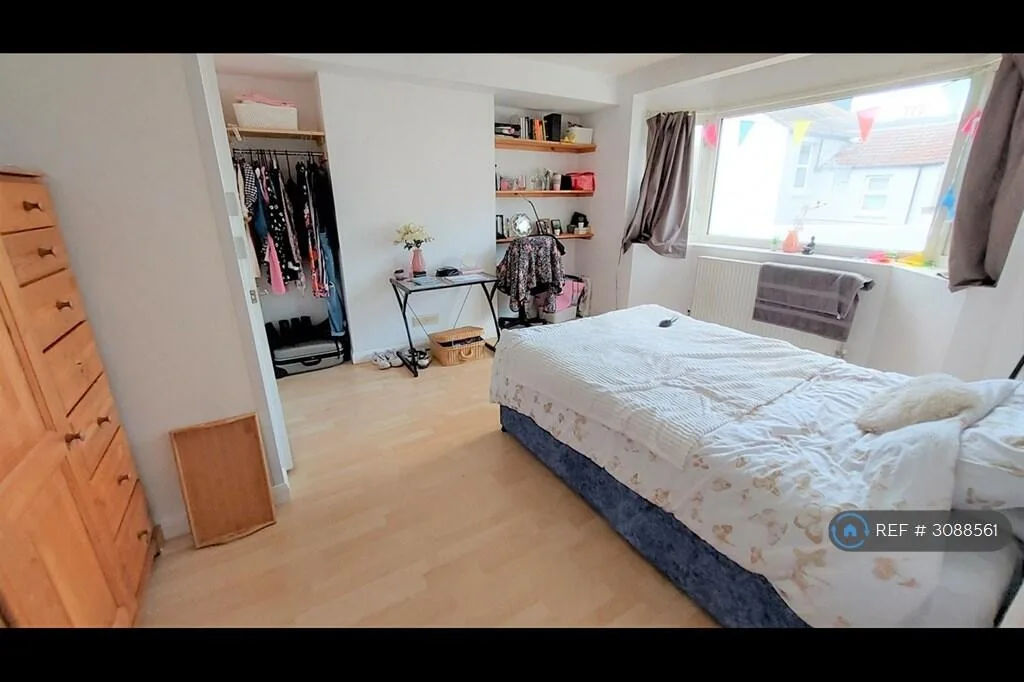 6 bedroom terraced house for rent