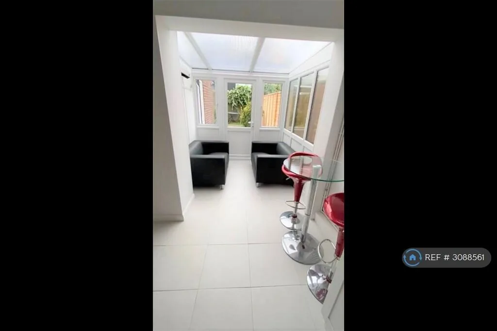 6 bedroom terraced house for rent
