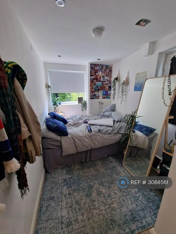 6 bedroom terraced house for rent
