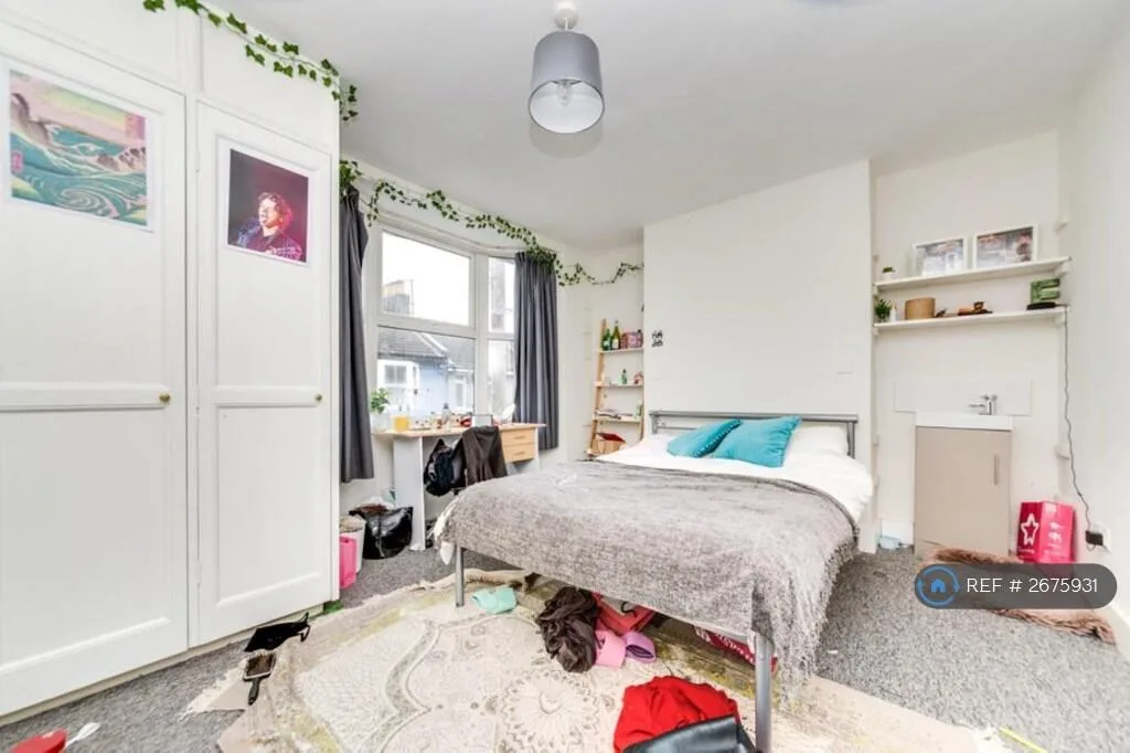 5 bedroom terraced house for rent