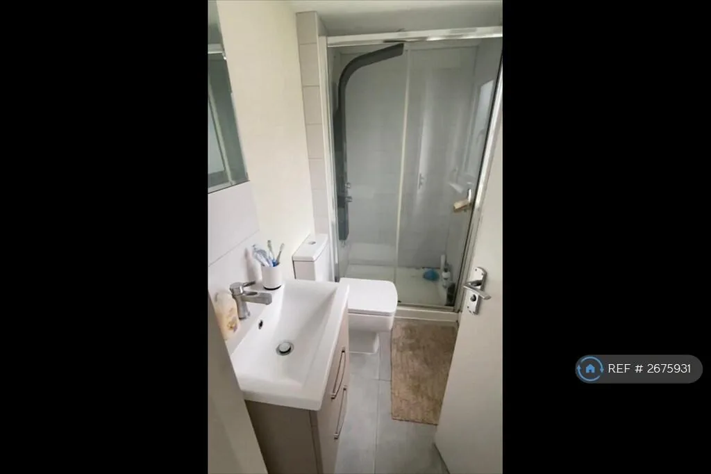 5 bedroom terraced house for rent