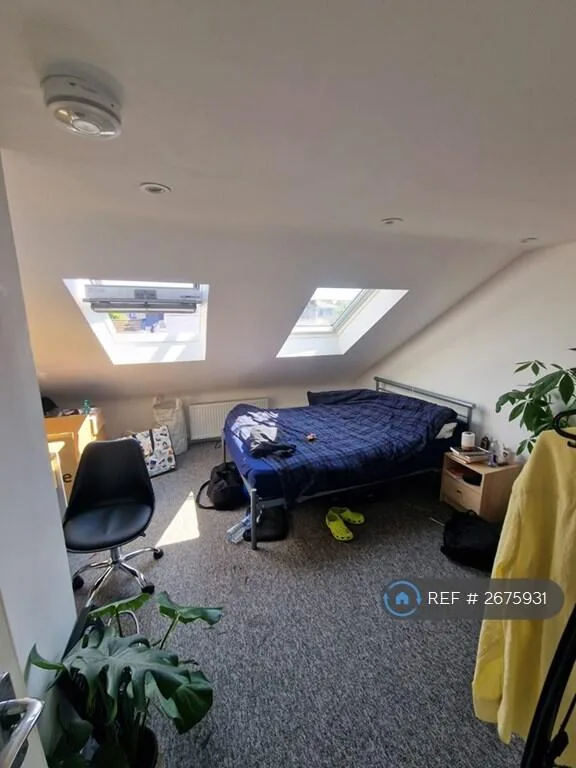 5 bedroom terraced house for rent