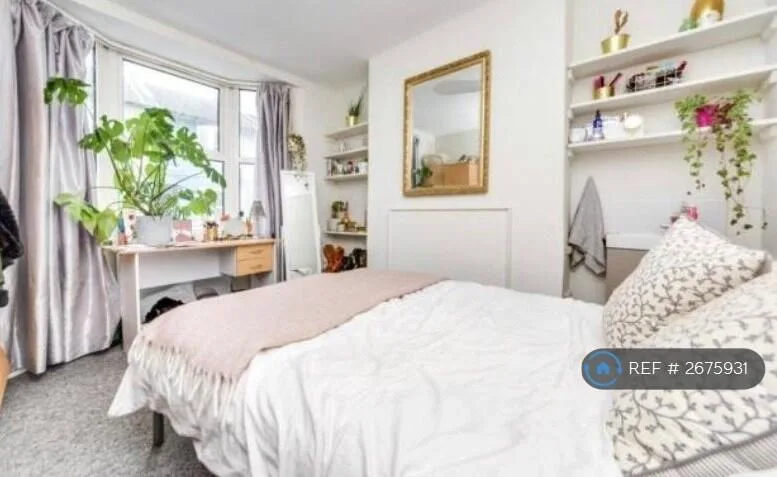 5 bedroom terraced house for rent
