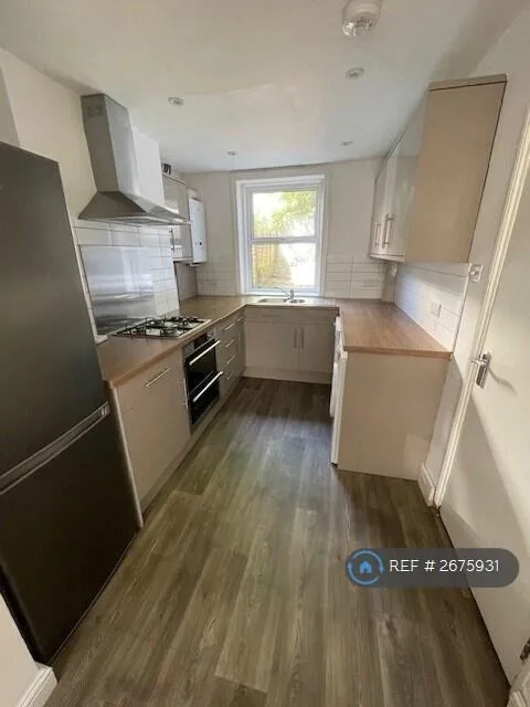 5 bedroom terraced house for rent