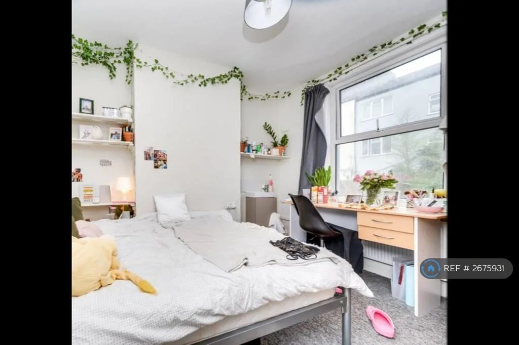 5 bedroom terraced house for rent