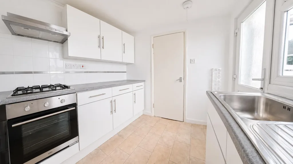 6 bedroom terraced house for rent