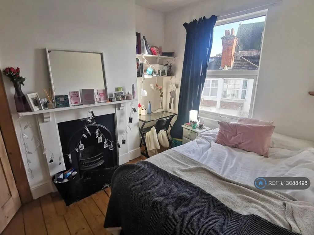 5 bedroom terraced house for rent