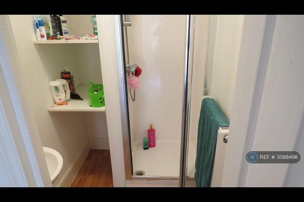 5 bedroom terraced house for rent