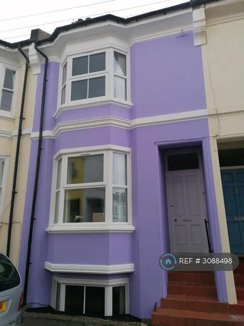 5 bedroom terraced house for rent