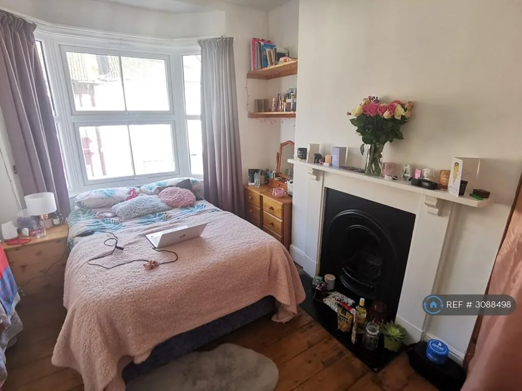 5 bedroom terraced house for rent