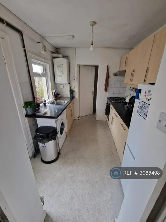 5 bedroom terraced house for rent